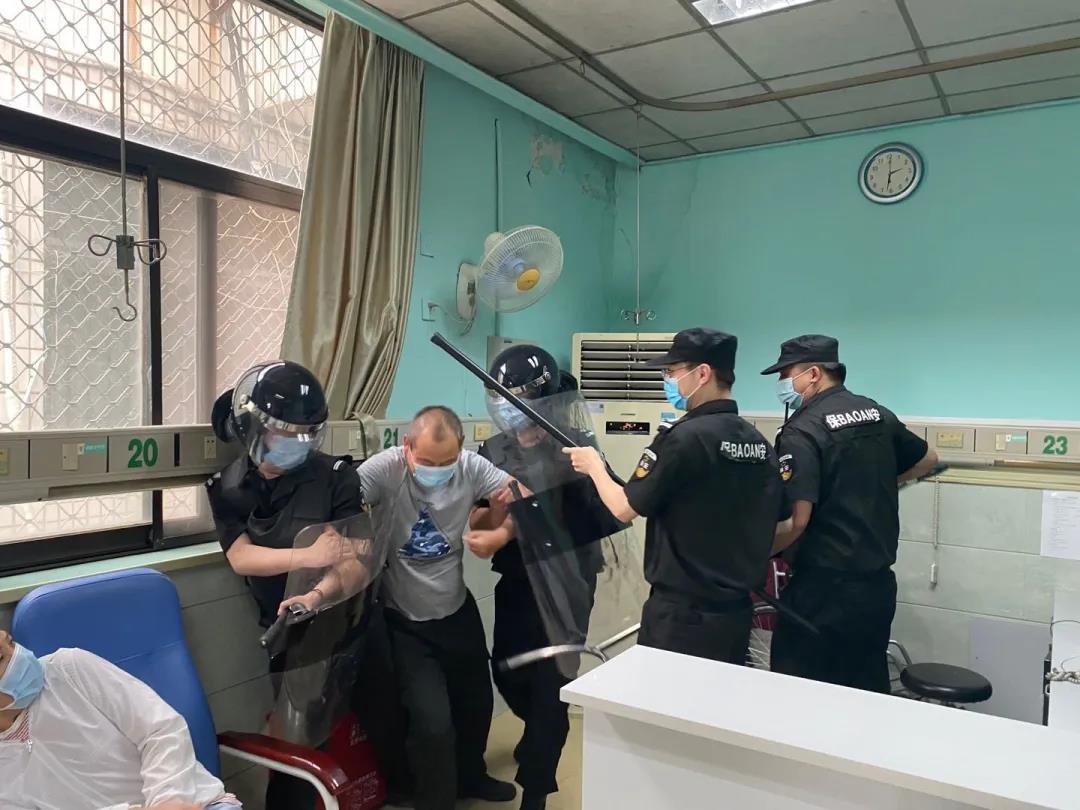 卫事康人：你努力工作的样子，真美！