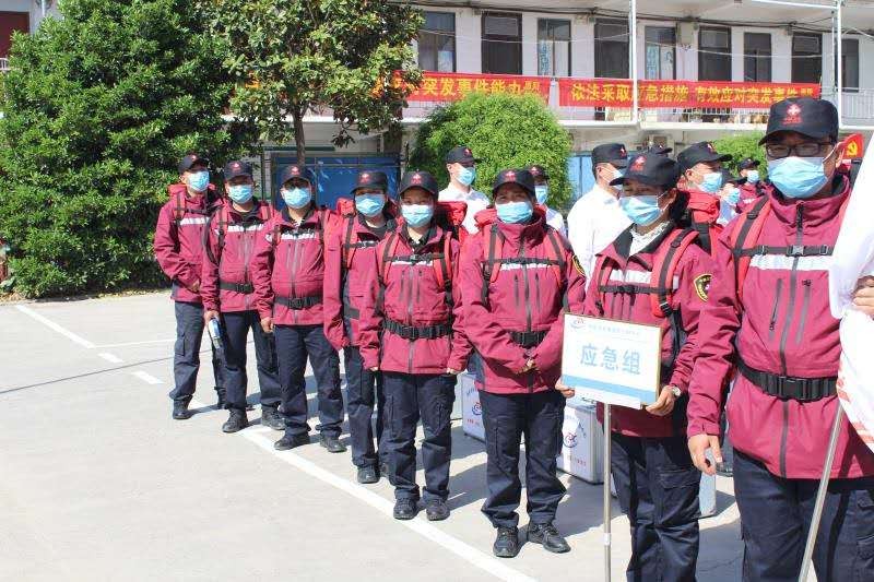 应急服装厂家在灾害救援中的专业应用