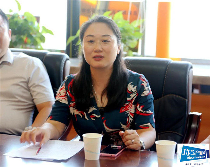 以商会为核心,跨界整合资源,共谋发展未来 珠宝专业委员会企业家到深圳市湖南商会交流学习 以商会为核心,跨界整合资源,共谋发展未来 珠宝专业委员会企业家到深圳市湖南商会交流学习