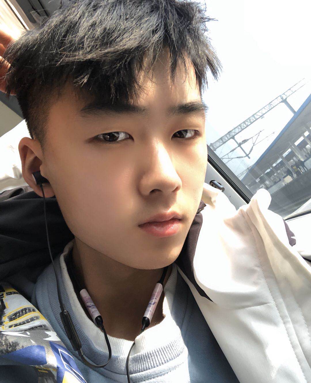 【长得帅&画得棒】零基础文艺少年逆袭山东联考274高分 【长得帅&画得棒】零基础文艺少年逆袭山东联考274高分
