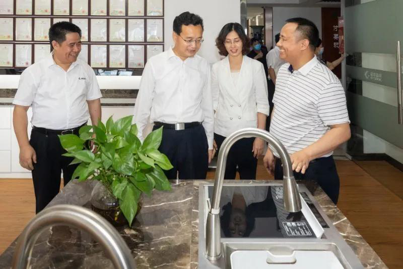 广东省梅州市市长张爱军一行莅临固特超声公司考察交流