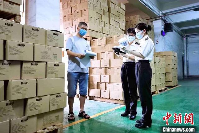 前5月广州海关关区进口乳品3.3万吨货值2.7亿美元 前5月广州海关关区进口乳品3.3万吨货值2.7亿美元