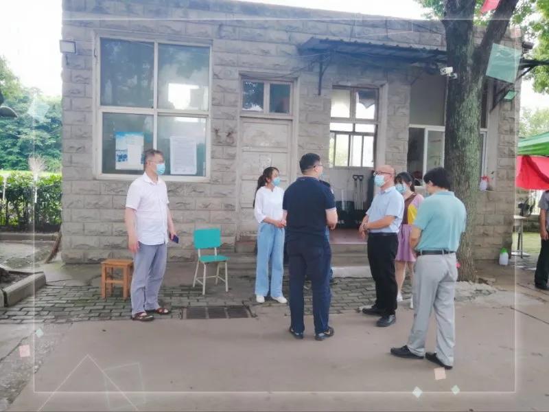 武汉市人社局督查组一行莅临我校督导检查校园防疫工作