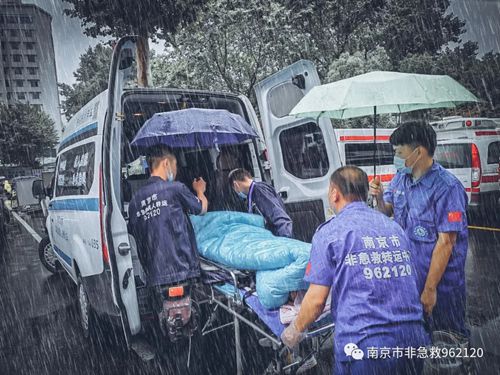 暴雨中非急救踐行全心全意為人民服務(wù)