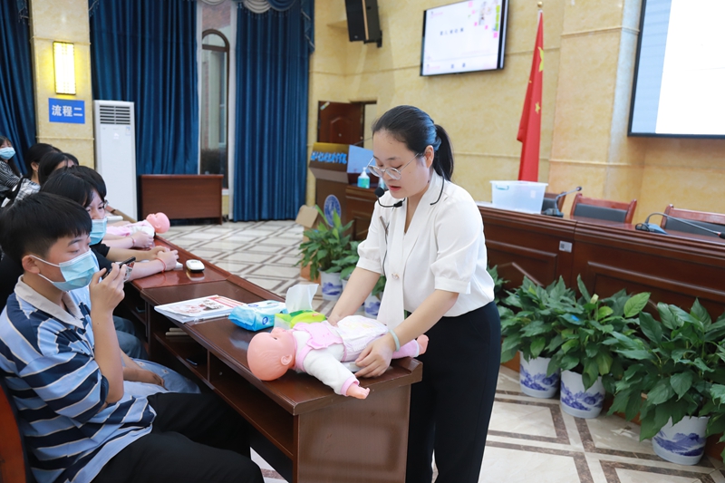 【威尼斯人登录】-澳门威斯人7026com组织开展首批育婴师职业技能培训