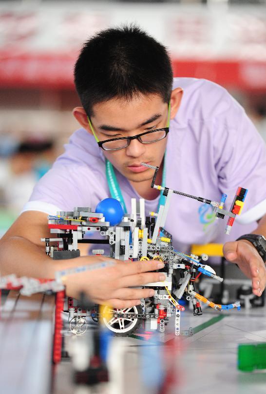 中国青少年机器人竞赛与青少年创新