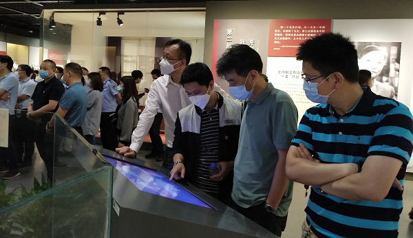 基础设施公司组织开展“纪念建党九十九周年活动” 基础设施公司组织开展“纪念建党九十九周年活动”
