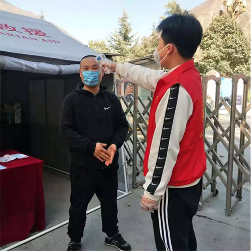 在弘博|弘博学子一家齐抗“疫”,父母是孩子最好的老师! 在弘博|弘博学子一家齐抗“疫”,父母是孩子最好的老师!