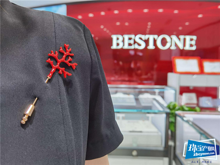 献礼七·一 水贝壹号“中国红 中国梦”系列展览活动开幕 献礼七·一 水贝壹号“中国红 中国梦”系列展览活动开幕