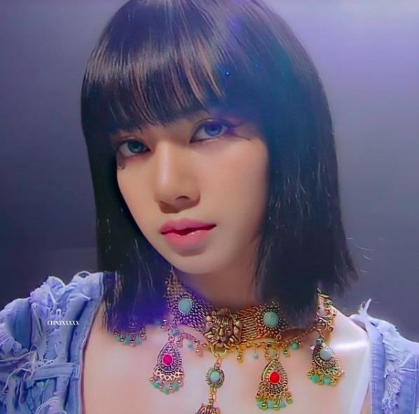 LISA黄金饰物造型太飒了,健身背心也穿出新意 LISA黄金饰物造型太飒了,健身背心也穿出新意
