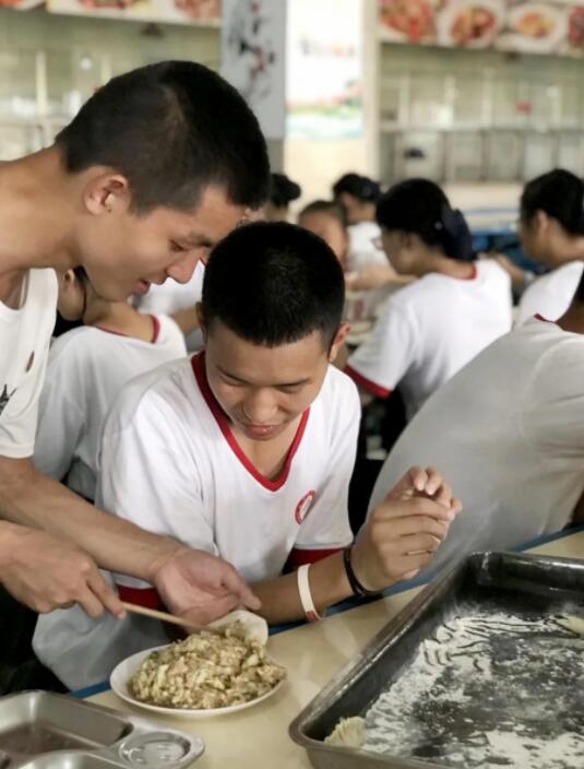 在弘博 | 我来为你贴心 在弘博 | 我来为你贴心