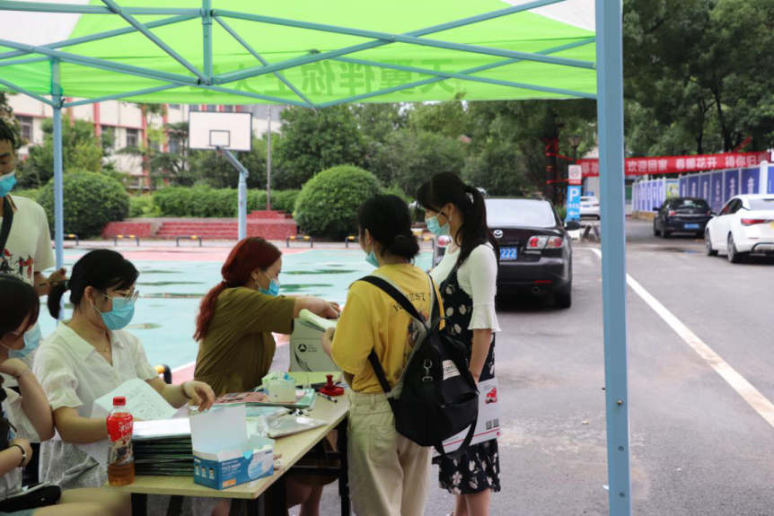 欢迎回家!武汉科技职业学院迎来2020届首批毕业生返校 欢迎回家!武汉科技职业学院迎来2020届首批毕业生返校