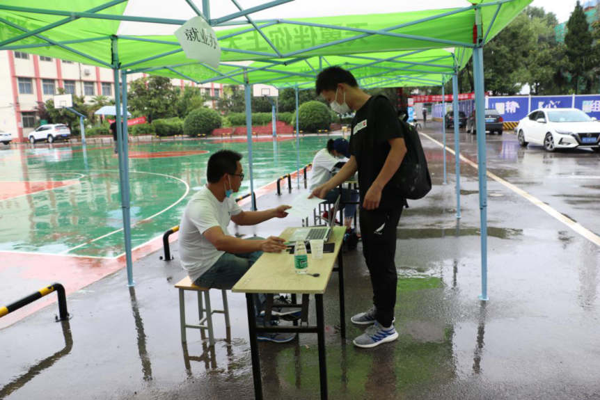 欢迎回家!武汉科技职业学院迎来2020届首批毕业生返校 欢迎回家!武汉科技职业学院迎来2020届首批毕业生返校