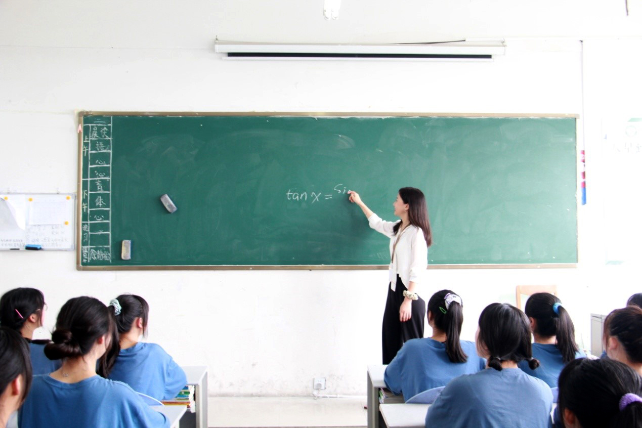 彭珊:弘博“贴心”班长当如是 彭珊:弘博“贴心”班长当如是