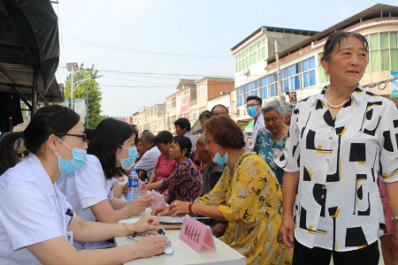 安徽省中医院青年卫生志愿者赴 长丰巡回义诊