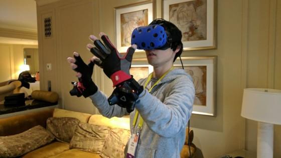 知名硬件黑客开发出DIY的VR触觉手套 知名硬件黑客开发出DIY的VR触觉手套