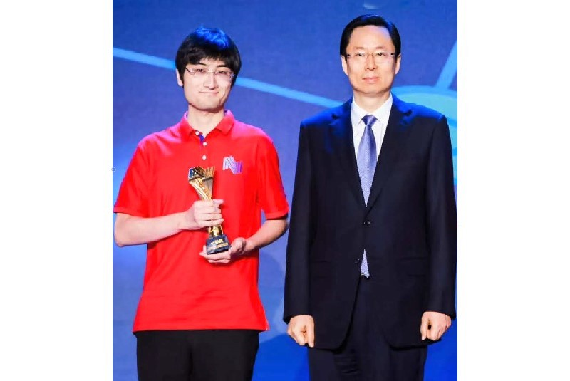 獲獎-墨影科技團隊于“2018中國人工智能峰會”獲得金獎。