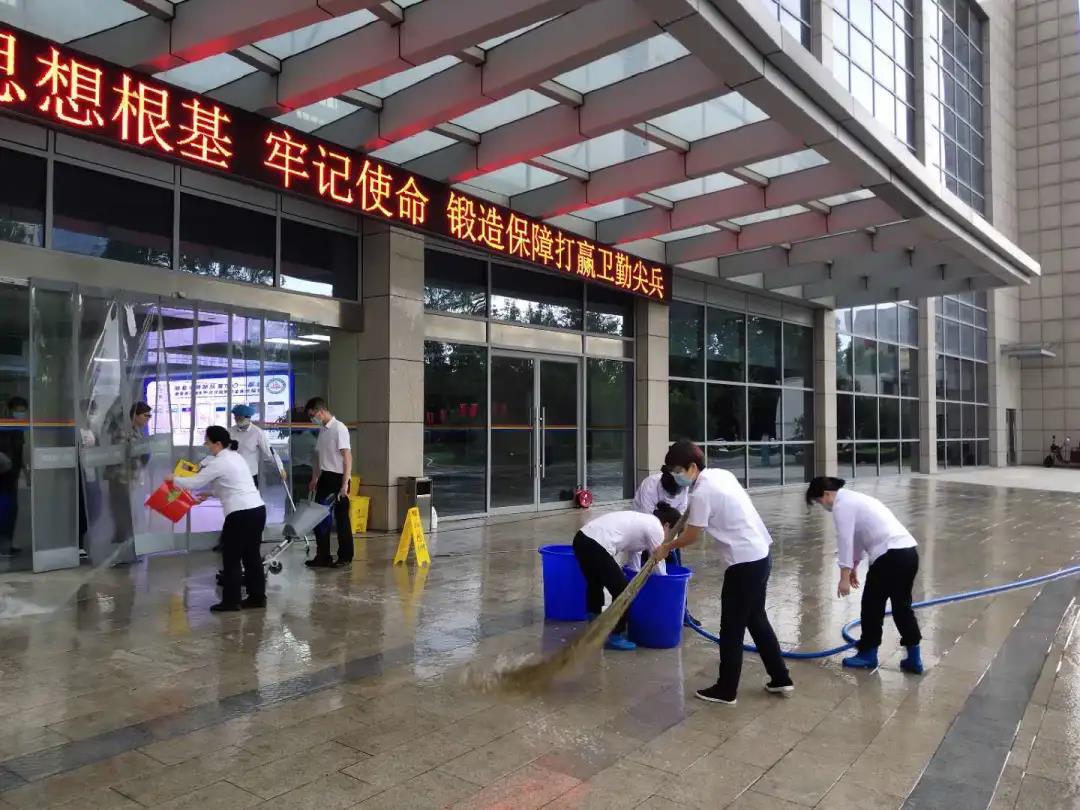卫事康：多举措并举战雨季