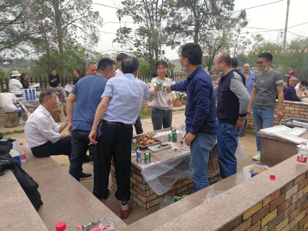 “同心同行促团结,相亲相爱干事业”主题户外团建活动圆满成功! “同心同行促团结,相亲相爱干事业”主题户外团建活动圆满成功!