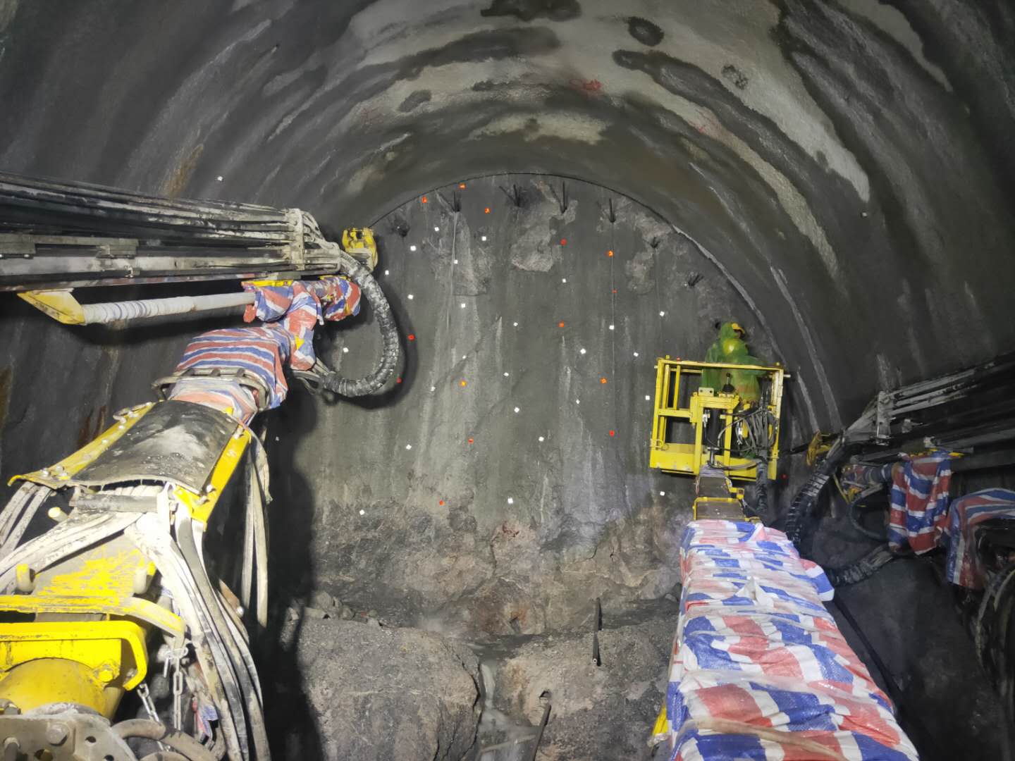 大瑞鐵路畹町隧道超前帷幕注漿施工