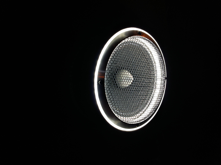 宝马X3改装全套德国Audiotec Fischer音响，全明星阵容倾情演绎天籁之音