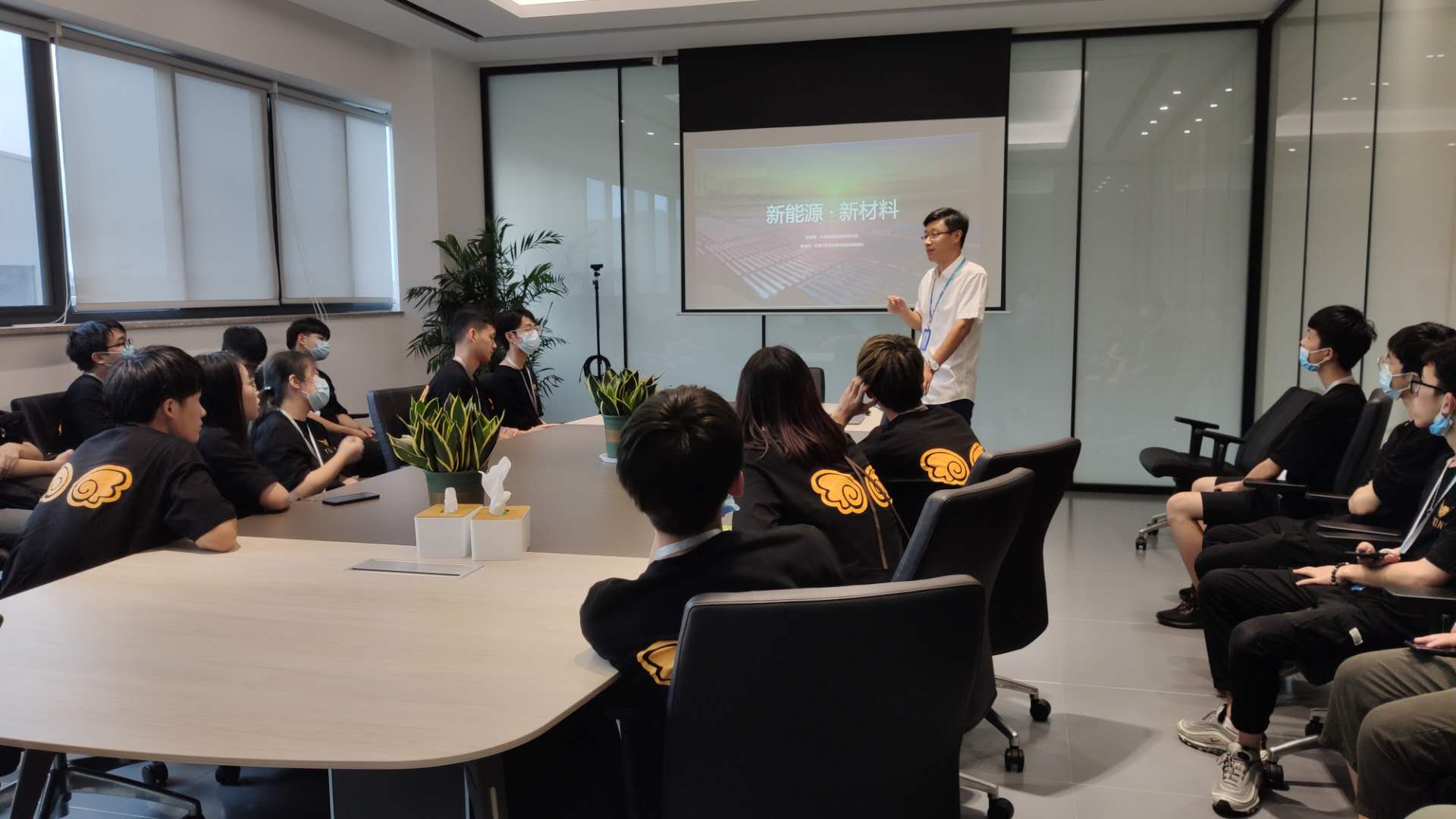 Shouldering social responsibilities, Raytech providing jobs to university students via school-enterp Shouldering social responsibilities, Raytech providing jobs to university students via school-enterp