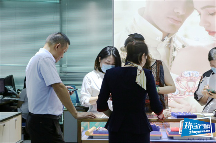爱迪尔珠宝举行乔迁庆典 爱迪尔珠宝举行乔迁庆典