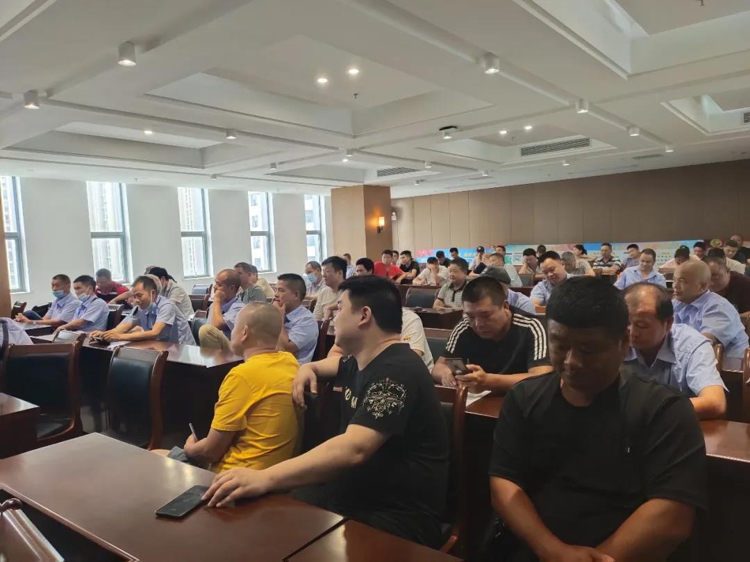 “公交司机心理资本系统建设”宝骏一分公司心理健康讲座圆满结束 “公交司机心理资本系统建设”宝骏一分公司心理健康讲座圆满结束