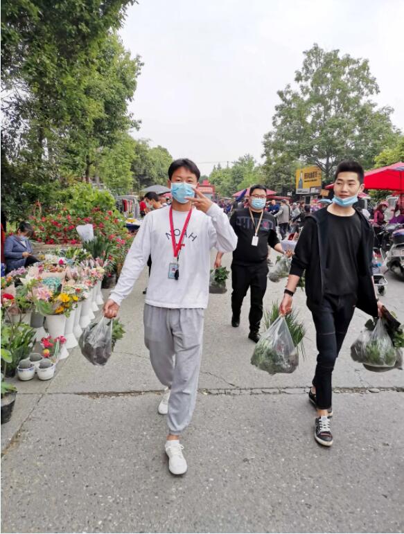 在弘博|快乐五一!我校开设“绿色种植”课程 在弘博|快乐五一!我校开设“绿色种植”课程