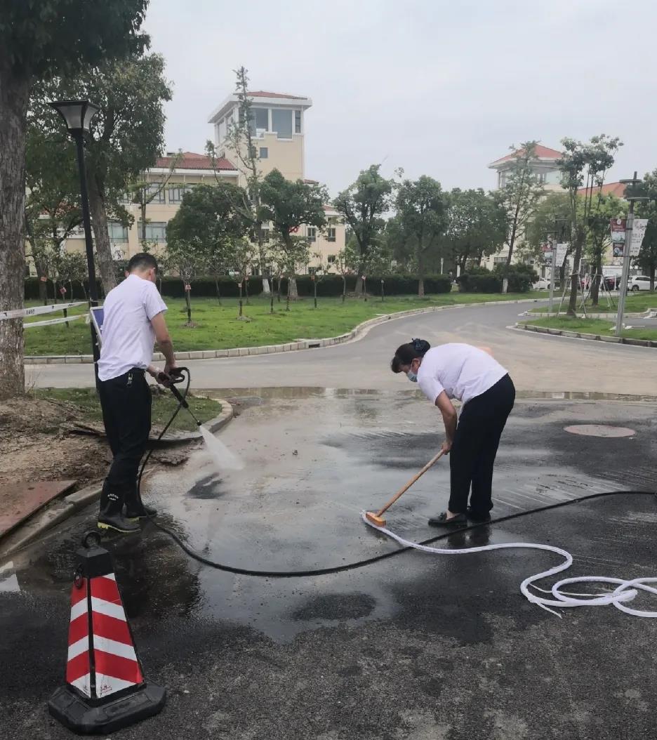 努力的你，无论在哪里都会发光！