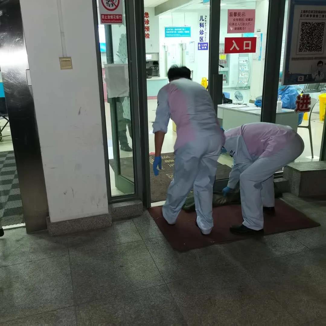 努力的你，无论在哪里都会发光！
