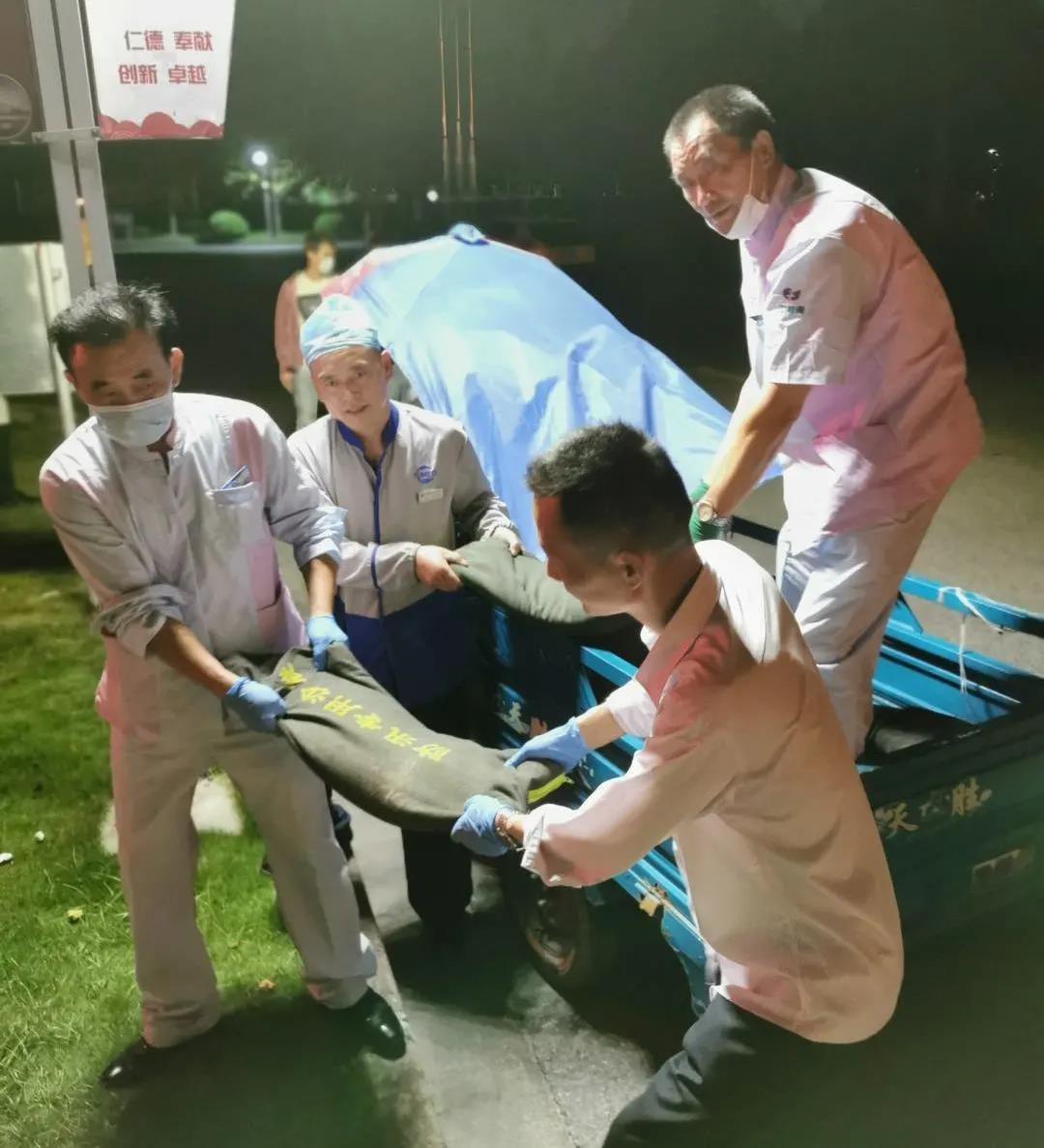 努力的你，无论在哪里都会发光！