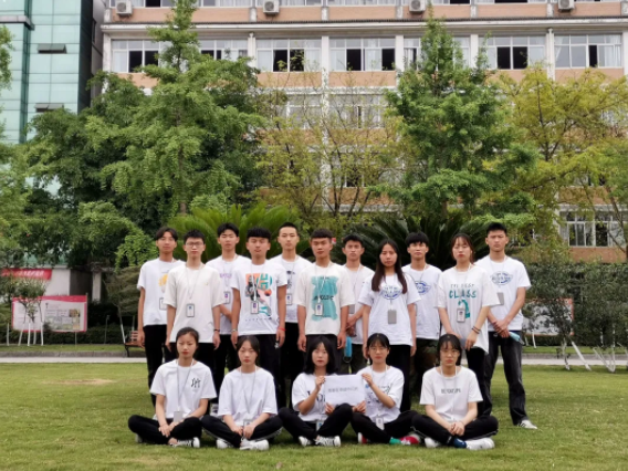 在弘博|做青年的贴心人 在弘博|做青年的贴心人
