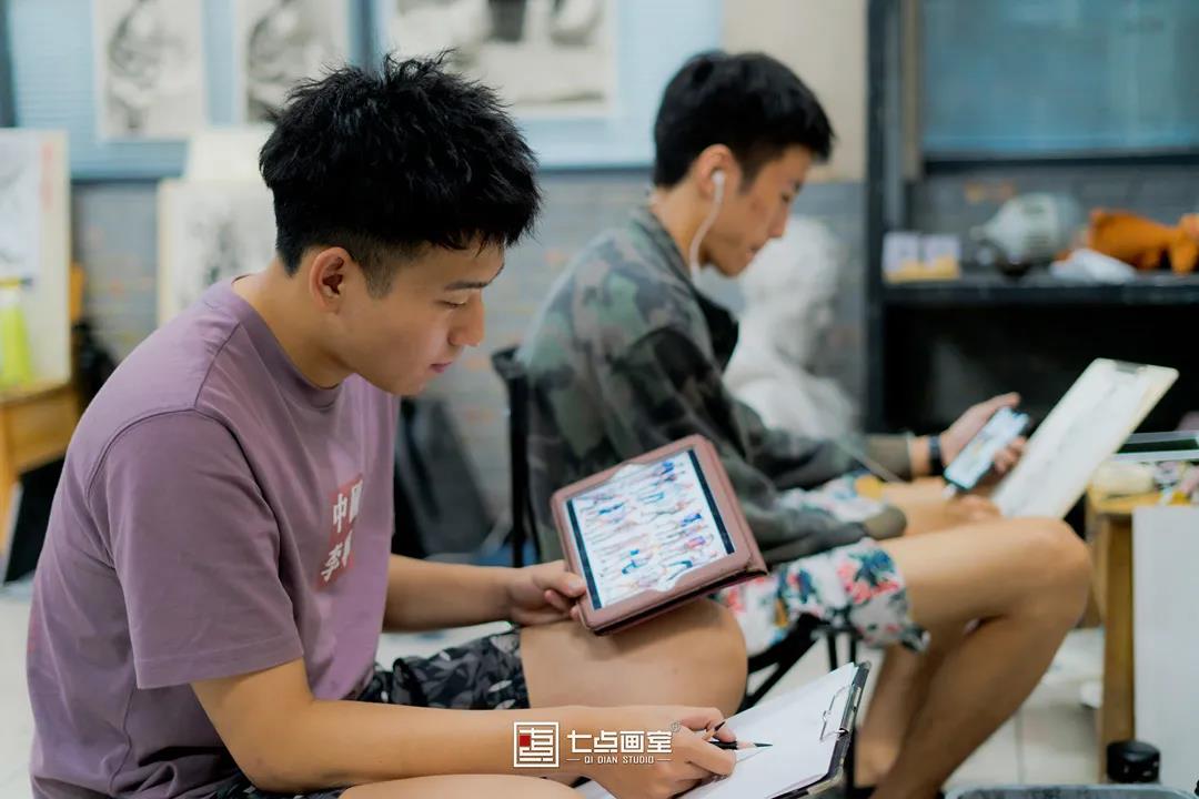 「七点定向班」奔涌吧!乘风破浪的追梦少年们 「七点定向班」奔涌吧!乘风破浪的追梦少年们