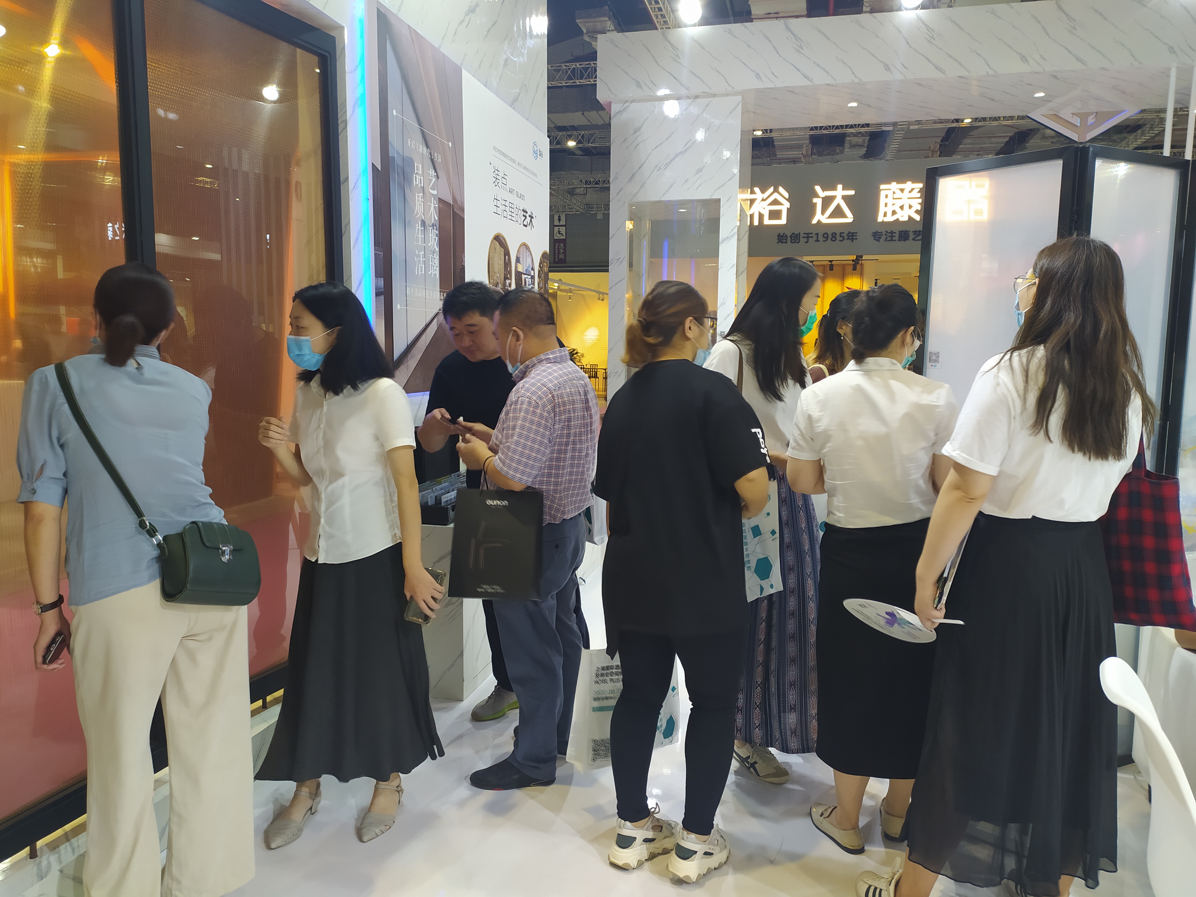 备受青睐! 瑞尚智能艺术玻璃首次亮相上海国际酒店及商业空间博览会 备受青睐! 瑞尚智能艺术玻璃首次亮相上海国际酒店及商业空间博览会
