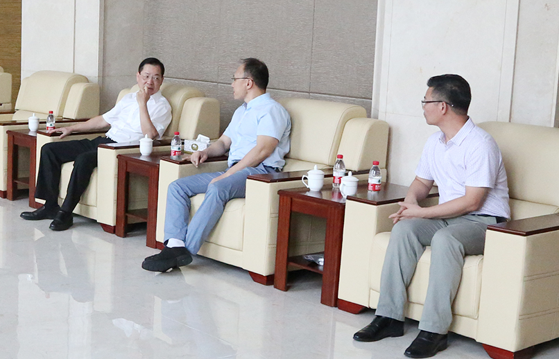 厦门市政协副主席李钦辉莅临凯发彩票app医疗参观考察 厦门市政协副主席李钦辉莅临凯发彩票app医疗参观考察