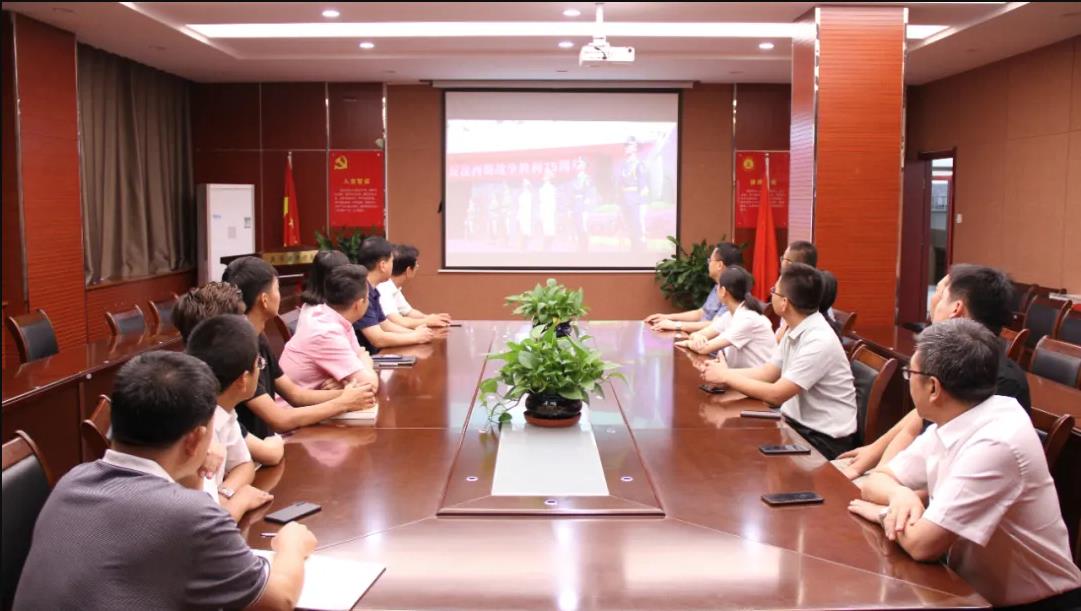 用爱国主义筑成新的长城丨冀华万博max手机登录版下载抗战胜利日参与纪念活动唱响国歌 用爱国主义筑成新的长城丨冀华万博max手机登录版下载抗战胜利日参与纪念活动唱响国歌