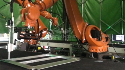 Gluing for Cabin Doors for a Large Bus Factory