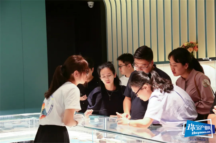 峰汇2020媒体开放日,首次开放敦煌IP创意展厅 峰汇2020媒体开放日,首次开放敦煌IP创意展厅