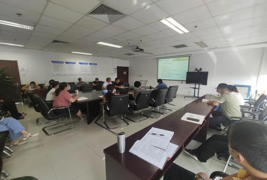 刘晓光、付江潮万博max手机登录版下载为中国核电工程河北分公司释法讲座 刘晓光、付江潮万博max手机登录版下载为中国核电工程河北分公司释法讲座