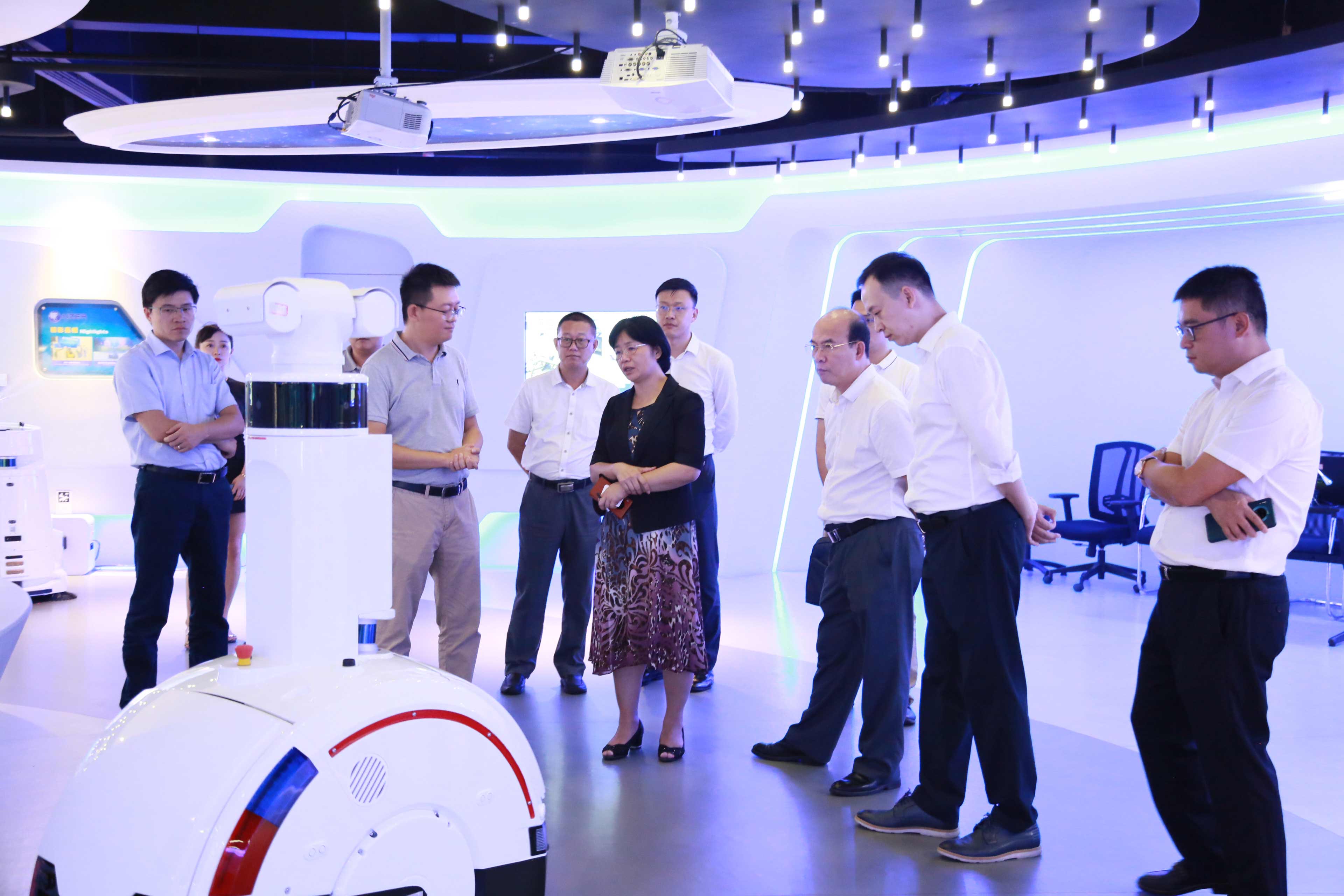 惠州市仲恺高新技术产业开发区领导莅临安泽智能参观考察