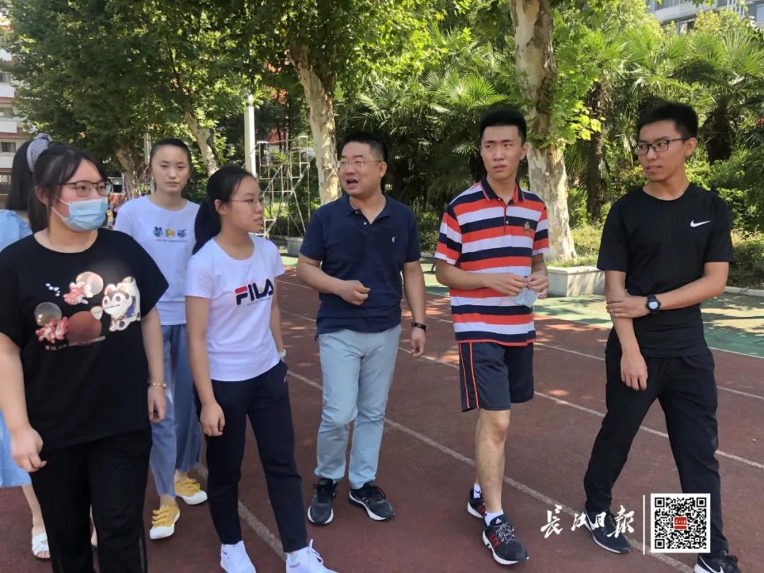 分数线大涨！武大华科今年最火爆专业，全国学霸扎堆报考……