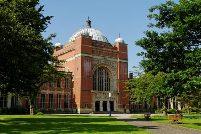 英国大学研究生延期入读政策 英国前十大学的开学政策