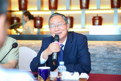 同鑫聚力 与郎致远 l 集团管理团队走进郎酒庄园参观交流 同鑫聚力 与郎致远 l 集团管理团队走进郎酒庄园参观交流