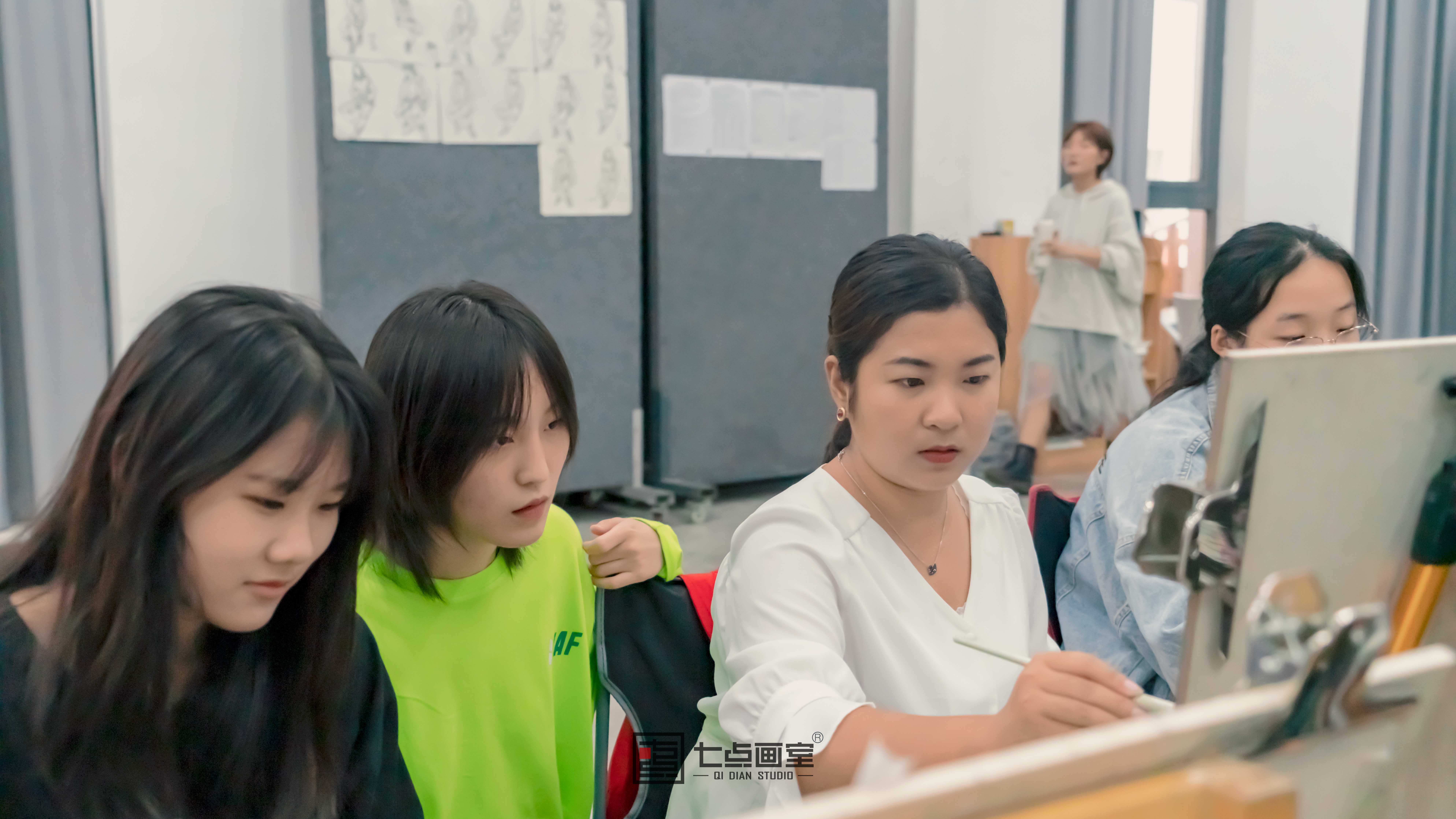 七点教师节丨我们不是超人,我们是美术老师 七点教师节丨我们不是超人,我们是美术老师