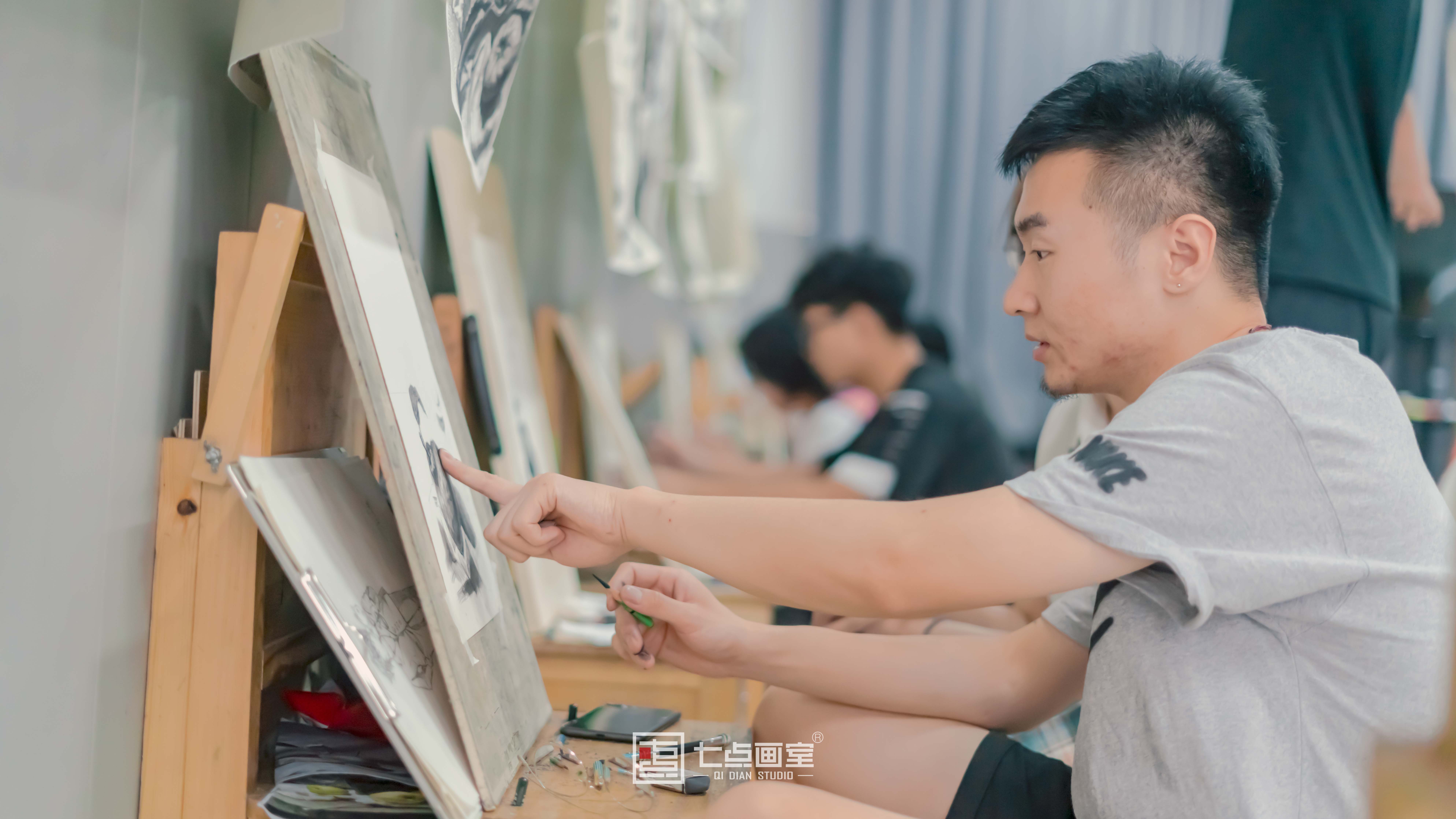 七点教师节丨我们不是超人,我们是美术老师 七点教师节丨我们不是超人,我们是美术老师