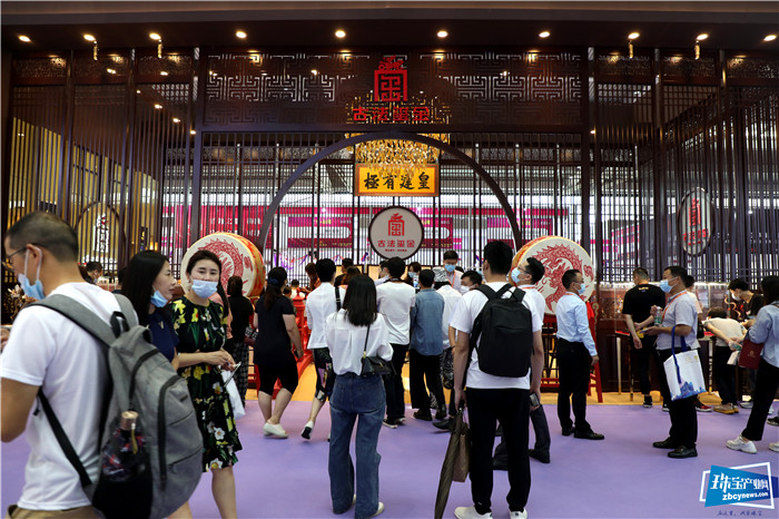 展出200多款宫延技艺精品,意大隆“古法玺金”亮相2020深圳珠宝展 展出200多款宫延技艺精品,意大隆“古法玺金”亮相2020深圳珠宝展