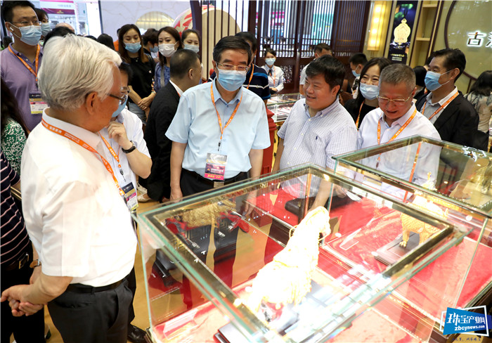 展出200多款宫延技艺精品,意大隆“古法玺金”亮相2020深圳珠宝展 展出200多款宫延技艺精品,意大隆“古法玺金”亮相2020深圳珠宝展