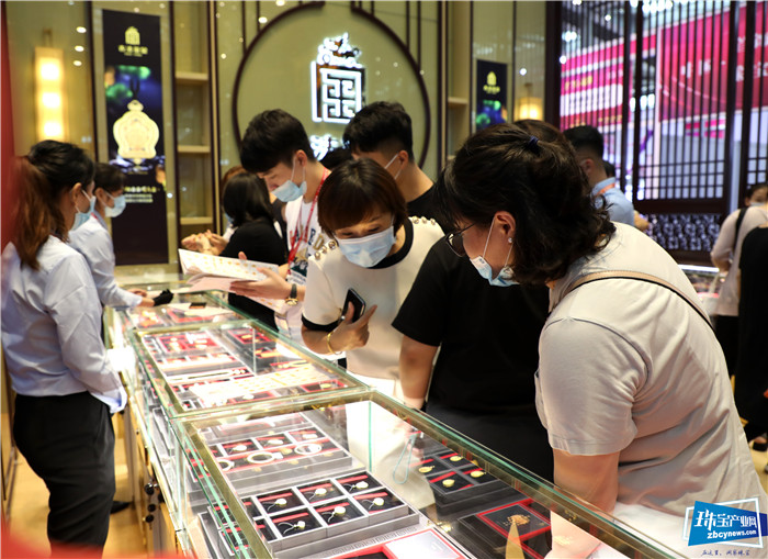 展出200多款宫延技艺精品,意大隆“古法玺金”亮相2020深圳珠宝展 展出200多款宫延技艺精品,意大隆“古法玺金”亮相2020深圳珠宝展