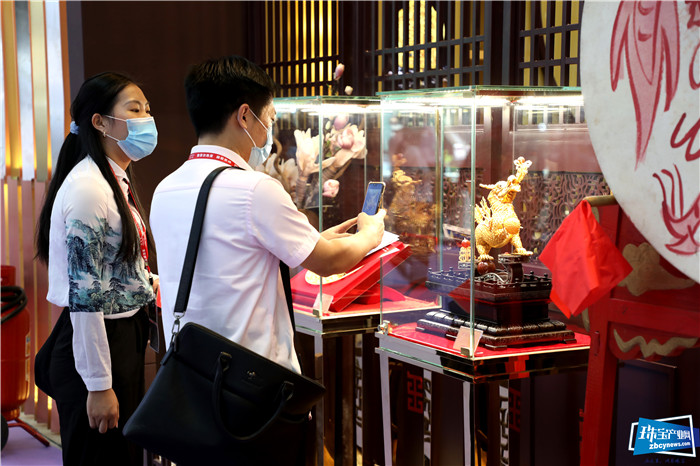 展出200多款宫延技艺精品,意大隆“古法玺金”亮相2020深圳珠宝展 展出200多款宫延技艺精品,意大隆“古法玺金”亮相2020深圳珠宝展